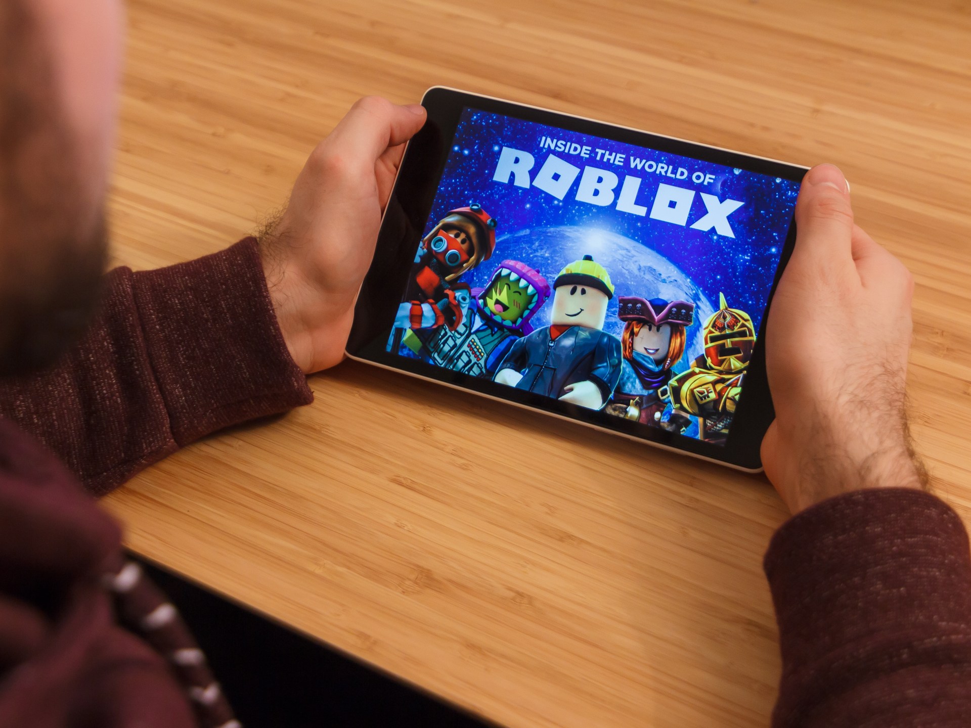 《Roblox》……从最流行的游戏到助长虐待儿童的界面 |技术